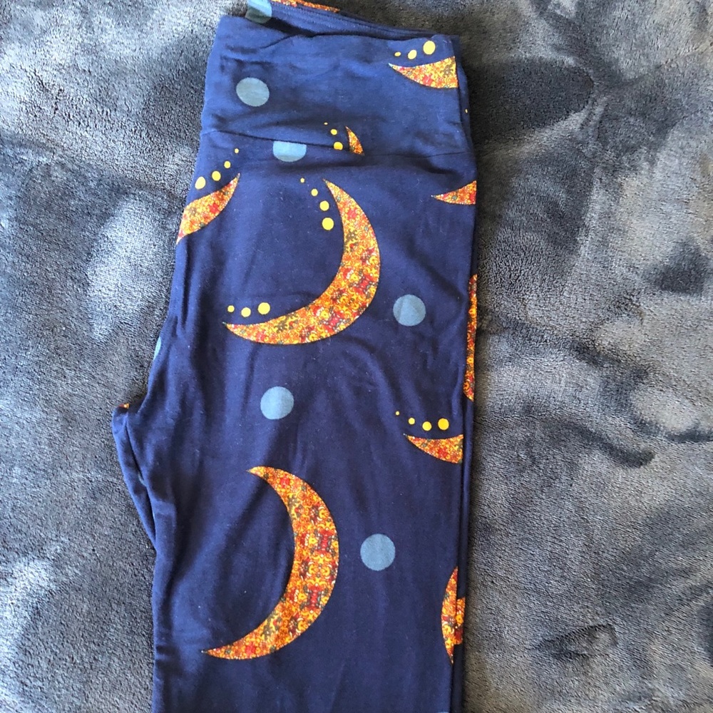 Lularoe leggings OS used once Blue w/ pretty moon